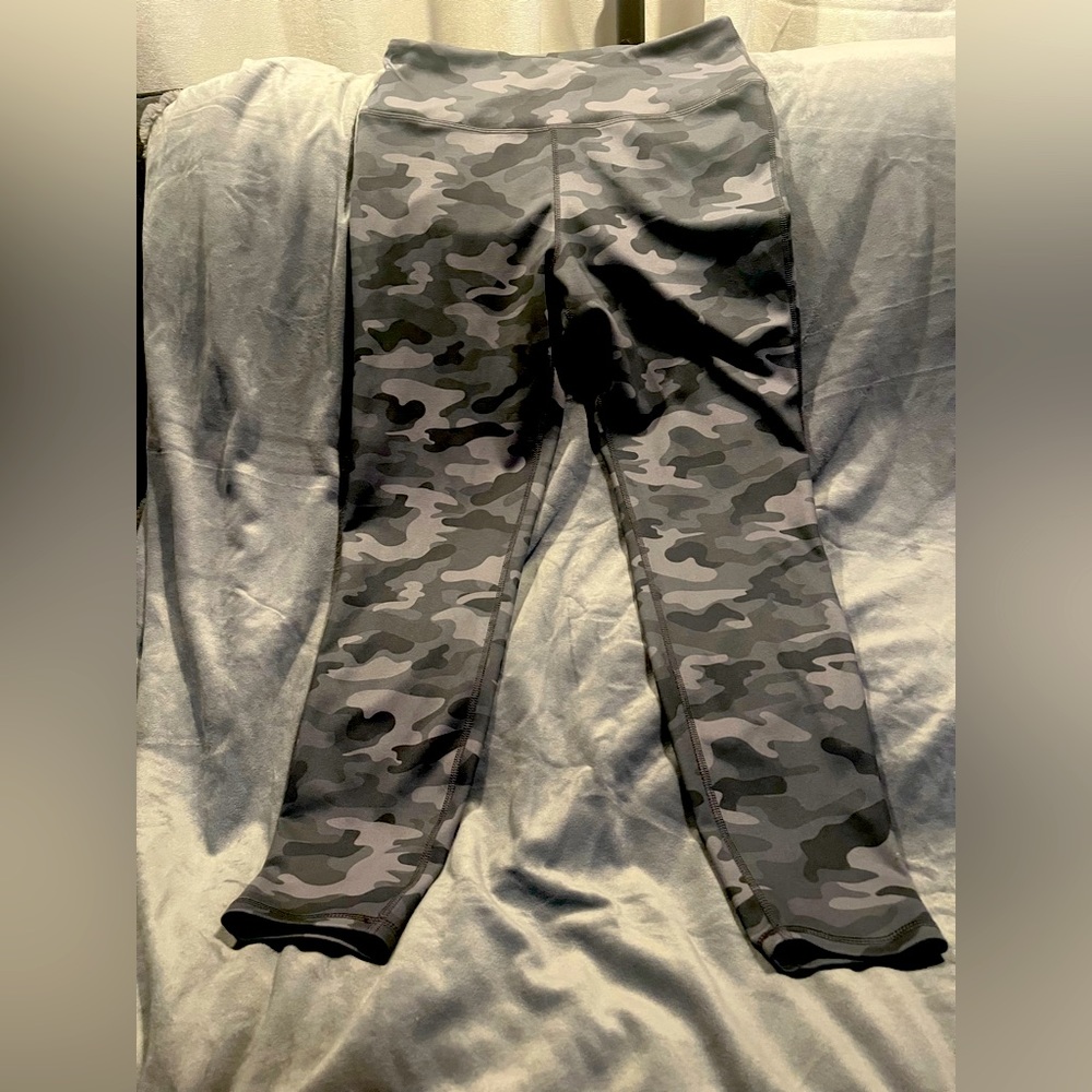 Green/purple Camo leggings - Danskin Large